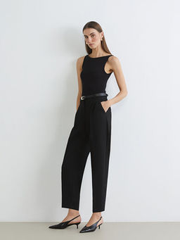 Beli Kemerli Pileli Kad?n Cigarette Pantolon