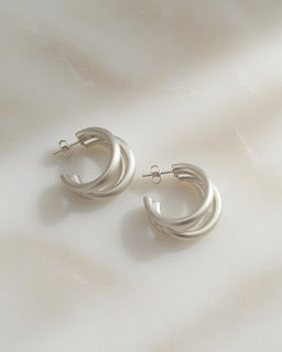 Стильные серьги