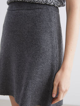 Beli Lastikli Triko Mini Etek