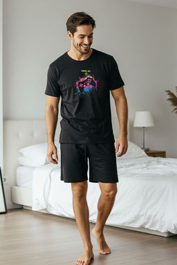 TRENDYOL MAN Siyah Regular Fit Game Bask?l? Orme Sortlu Pijama Tak?m? TMNSS25PT00075
