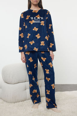 Trendyolmilla Lacivert Ay?c?kl? ve Slogan Nak?sl? Polar K?sl?k Orme Pijama Tak?m? THMAW25PT00125 фото 3