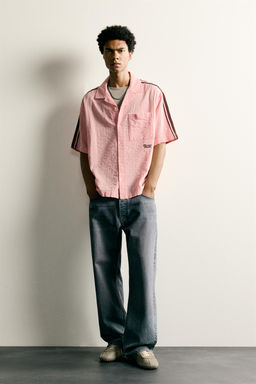 CAMISA BANDAS BORDADO CONTRASTE / Rosa