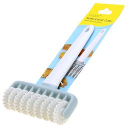 Бельгия Нож-ролик для теста пластмассовый 19,5х14,5х3,8см, фигурный, съемные ролики, на картоне (Китай)