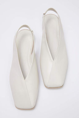 Trendyolmilla Shoes Siyah Hakiki Deri Arkas? Ac?k Kare Burun Kad?n Babet TAKSS25BE00018