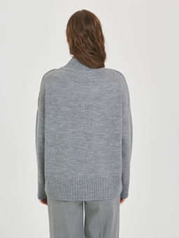 Свитер вязаный оверсайз