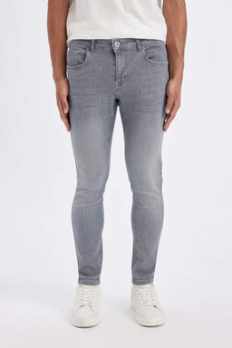 Джинсовые брюки скинни, комфортной посадки, плотного, свободного кроя, с нормальной талией, очень узкие брюки