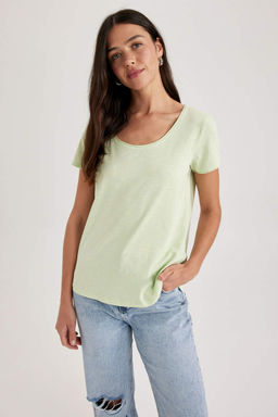 Базовая футболка из 100% хлопка с короткими рукавами и круглым вырезом стандартного кроя