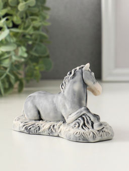Сувенир "Лошадь лежащая" 7 см