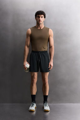 CAMISETA TANK PRIMERA CAPA / Marr?n