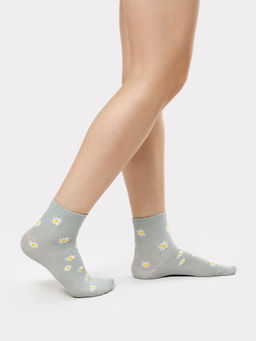 Цена за 5 пар! Комфортные носки женские светло-оливкового цвета с рисунком в виде ромашек св.оливка 279K-2346