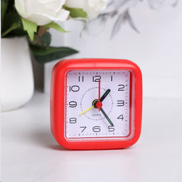 Будильник 7,2х3,5х7,2 см / 8035-1 красный /уп 300/ 737935