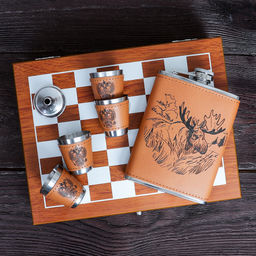 Набор подарочный Шахматы Фляжка 200 мл с шахматами + 4 стопки 25 мл, воронка / FL-190 /уп 20/