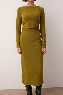 Yesil Kay?k Yaka Beli Buzgulu Esnek Bodycone/Vucuda Oturan Midi Orme Elbise TWOAW26EL00299