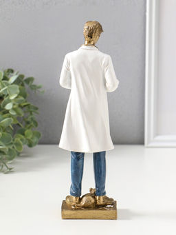 Сувенир полистоун "Мужчина-ветеринар в белом халате с щенком" 25,5 см