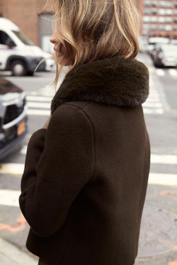 CARDIGAN WITH FAUX FUR COLLAR - Zara фото 4