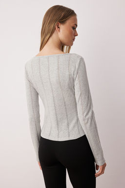 Gri Melanj Fitted/Vucuda Oturan Pointel V Yaka Vucuda Oturan Esnek Orme Bluz TWOAW26BZ00004