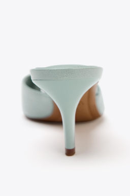 PATENT-EFFECT SANDALS - Zara фото 17