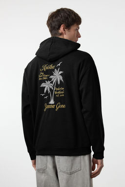 TRENDYOL MAN Siyah Oversize/Genis Kesim Kapusonlu Ici Polar/S?cak Tutan S?rt Nak?sl? Sweatshirt TMNAW25SW00070