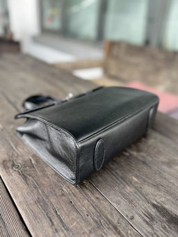 Женская кожаная каркасная сумка с ручками 1883-С Блек