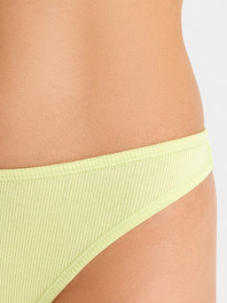 Цена за 2 штуки! Трусы женские бразилиана в желтом оттенке лайм 412448 - Mark formelle фото 3