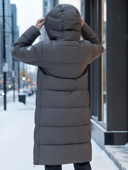 Пальто зимнее утепленное с капюшоном женское темно-коричневого цвета 1318TK