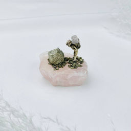 Фигурка Старатель на Розовом кварце с Пиритом
