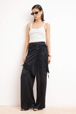 Siyah Sal Detayl? Saten Wide Leg Saten Pantolon TPRSS26PL00007