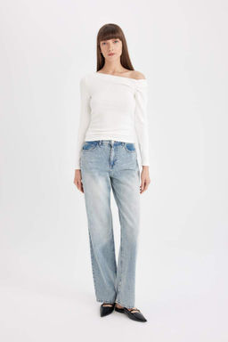 Женская облегающая однотонная футболка в рубчик с узким вырезом на одно плечо и длинным рукавом - Defacto фото 2