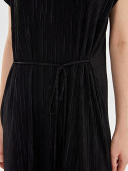 Bisiklet Yaka Dokulu Elbise