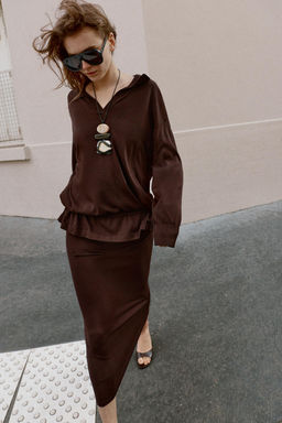 FALDA RECTA FLUIDA PUNTO / Chocolate