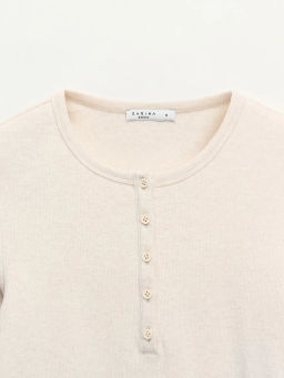 Лонгслив с застежкой на груди / Zarina  фото 4