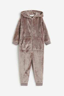 Mono de peluche con capucha