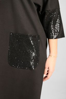 Платье нарядное с накладными карманами с пайетками