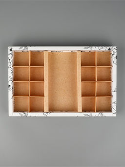 Цена за 5 шт. Коробка под 16 конфет и шоколад, кондитерская упаковка С любовью 28.5?18.5?3 см