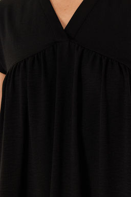 Siyah Duz Genis Kesim V Yaka Etegi Volanl? Aerobin Dokuma Elbise TWOSS24EL01031