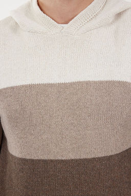Ekru Regular Yunlu Kapusonlu Renk Bloklu Triko Kazak TMNAW22KZ0822