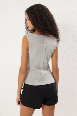 TRENDYOLMILLA Ekru Fitted/Vucuda Oturan Regular Boy Orme Atlet TWOSS25AL00059  фото 5