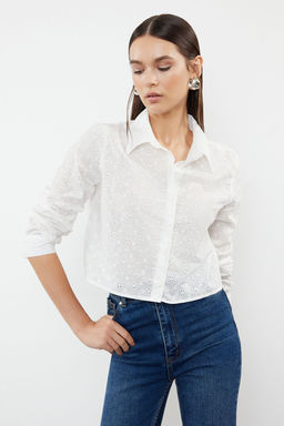 TRENDYOLMILLA Ekru Brode Detayl? Dokuma Gomlek TWOSS24GO00232