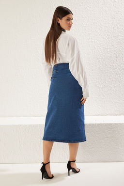 TRENDYOLMILLA Mavi Y?rtmacl? Kemer Aksesuarl? Yuksek Bel Midi Denim Etek TWOSS25ET00020  фото 5