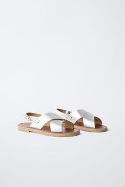 SANDALIA METALIZADA PIEL / Plata