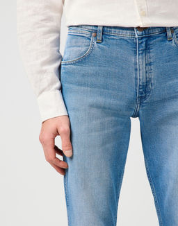 Джинсы мужские