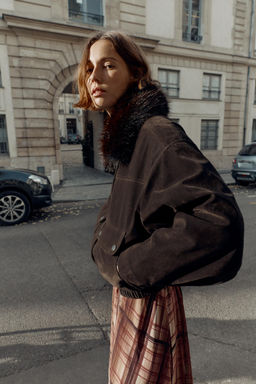 OVERSIZED BOMBER JACKET WITH FAUX FUR LAPEL - Zara фото 3