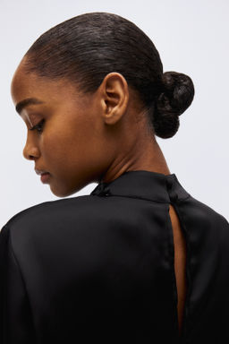 Blusa de sat?n con detalle de chal - H&m фото 9