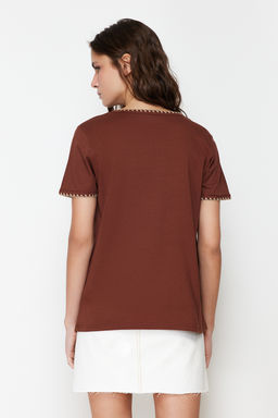 Kahverengi %100 Pamuk Kontrast Dikis Detayl? Basic Bisiklet Yaka Orme T-Shirt TWOSS19AD0085