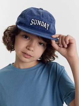 Бейсболка для мальчиков голубая с вышивкой "sunday"
