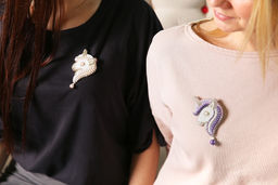 Klart набор для вышивания 10-016 Брошь. Фиолетовый единорог 5.5 х 9.5 см