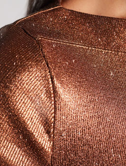 Футболка облегающая из хлопка в рубчик с вырезом лодочка с матовым покрытием металлик