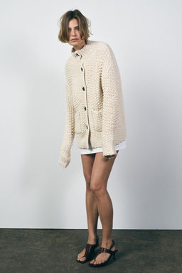 HIGH-NECK KNIT COAT