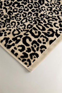 ANIMAL PRINT VELOUR BEACH TOWEL - Zara фото 4