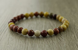 Австралийская яшма (мукаит) 6мм, браслет "Классика" длина 17см